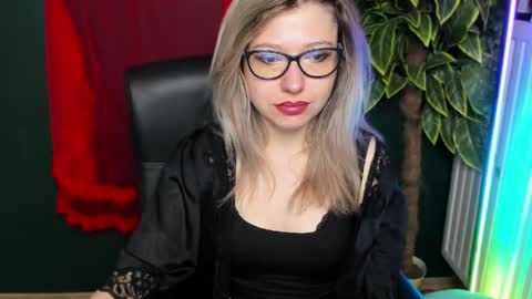 Snapshot of heidi_pleasure chatting on April 30, 4:41 am Heidi online show from April 30, 4:41 am