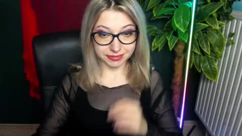 Snapshot of heidi_pleasure chatting on May 28, 5:16 am Heidi online show from May 28, 5:16 am