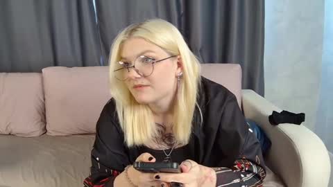 Emma online show from May 22, 10:54 am