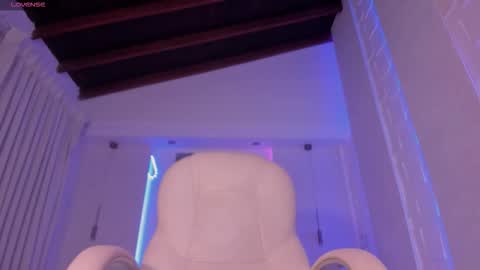 Heidy online show from October 29, 3:42 am