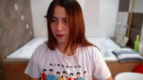 Snapshot of heidy_wells chatting on October 2, 12:12 pm Heidy online show from October 2, 12:12 pm