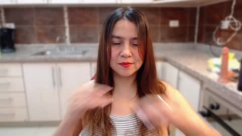 Snapshot of heidy_wells chatting on October 18, 12:28 pm Heidy online show from October 18, 12:28 pm