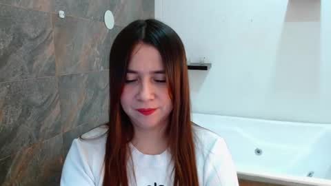 Snapshot of heidy_wells chatting on November 13, 12:59 pm Heidy online show from November 13, 12:59 pm