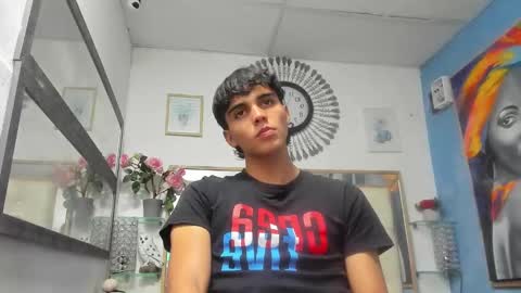 Snapshot of heiker_ chatting on March 2, 5:54 am heiker_ online show from March 2, 5:54 am