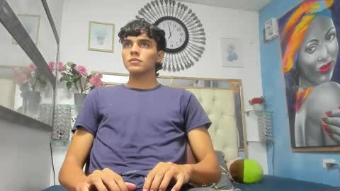 Snapshot of heiker_ chatting on March 3, 2:36 am heiker_ online show from March 3, 2:36 am