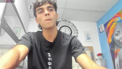 Snapshot of heiker_ chatting on March 4, 1:34 am heiker_ online show from March 4, 1:34 am