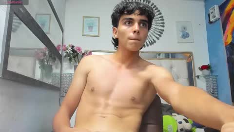 Snapshot of heiker_ chatting on March 4, 7:41 am heiker_ online show from March 4, 7:41 am