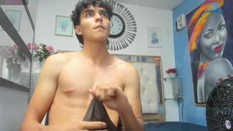 Snapshot of heiker_ chatting on March 7, 5:51 am heiker_ online show from March 7, 5:51 am