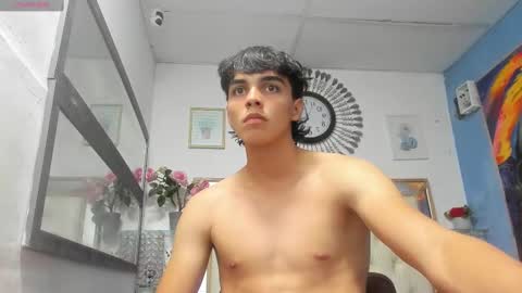 Snapshot of heiker_ chatting on March 8, 2:34 am heiker_ online show from March 8, 2:34 am