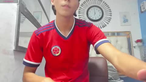 Snapshot of heiker_ chatting on March 8, 10:24 pm heiker_ online show from March 8, 10:24 pm