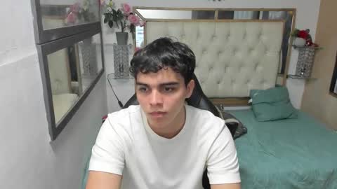 Snapshot of heiker_ chatting on September 25, 2:59 am heiker_ online show from September 25, 2:59 am