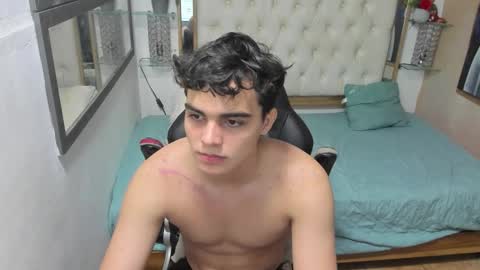 Snapshot of heiker_ chatting on September 28, 2:39 am heiker_ online show from September 28, 2:39 am