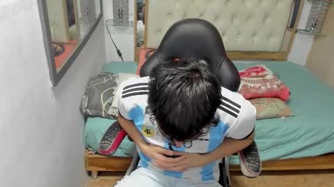 Snapshot of heiker_ chatting on October 6, 3:04 am heiker_ online show from October 6, 3:04 am