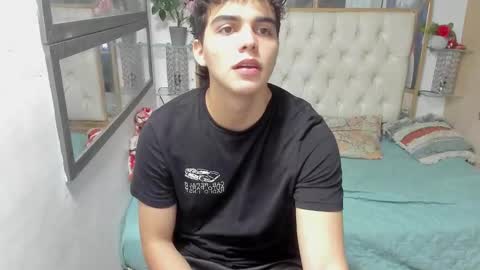 Snapshot of heiker_ chatting on October 10, 2:54 am heiker_ online show from October 10, 2:54 am