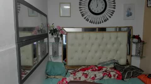 Snapshot of heiker_ chatting on October 19, 2:56 am heiker_ online show from October 19, 2:56 am