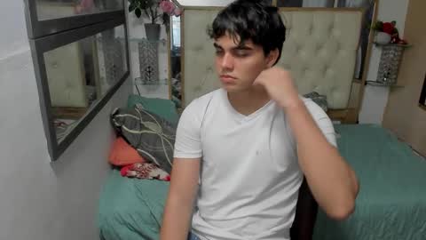 Snapshot of heiker_ chatting on October 20, 3:18 am heiker_ online show from October 20, 3:18 am