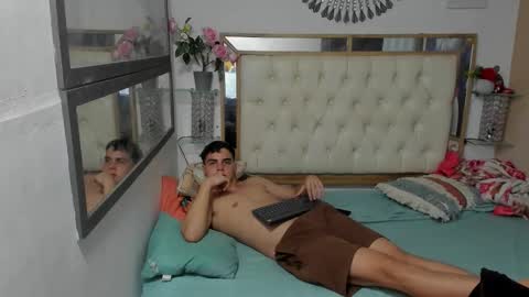 Snapshot of heiker_ chatting on October 30, 3:19 am heiker_ online show from October 30, 3:19 am