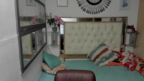 Snapshot of heiker_ chatting on November 3, 2:35 am heiker_ online show from November 3, 2:35 am