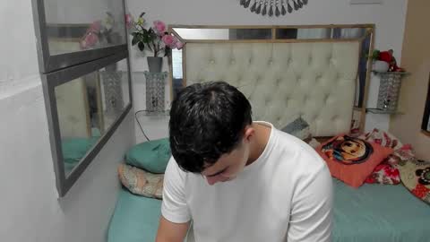 Snapshot of heiker_ chatting on November 5, 2:22 am heiker_ online show from November 5, 2:22 am