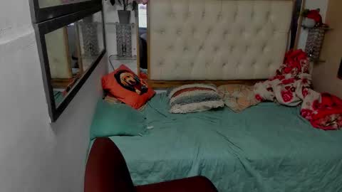 Snapshot of heiker_ chatting on December 2, 3:12 am heiker_ online show from December 2, 3:12 am