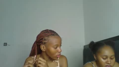Snapshot of heilybunny chatting on May 6, 8:52 am heilybunny online show from May 6, 8:52 am