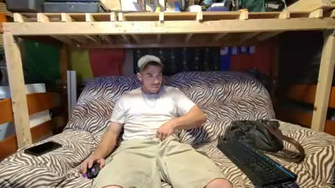 xxScubaStevexx online show from July 18, 4:16 am