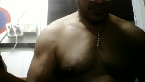 Snapshot of heistt chatting on June 22, 10:51 pm Heist Stein online show from June 22, 10:51 pm