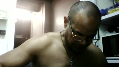 Snapshot of heistt chatting on July 5, 12:12 pm Heist Stein online show from July 5, 12:12 pm