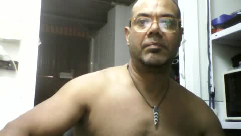 Snapshot of heistt chatting on July 8, 10:36 pm Heist Stein online show from July 8, 10:36 pm