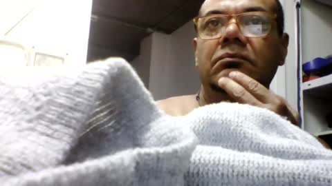 Snapshot of heistt chatting on July 12, 2:13 am Heist Stein online show from July 12, 2:13 am