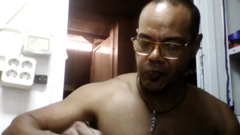 Snapshot of heistt chatting on July 13, 5:38 pm Heist Stein online show from July 13, 5:38 pm