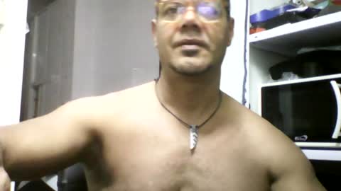 Snapshot of heistt chatting on July 21, 11:29 pm Heist Stein online show from July 21, 11:29 pm