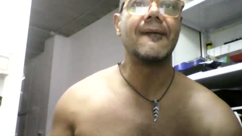 Snapshot of heistt chatting on July 28, 9:14 pm Heist Stein online show from July 28, 9:14 pm