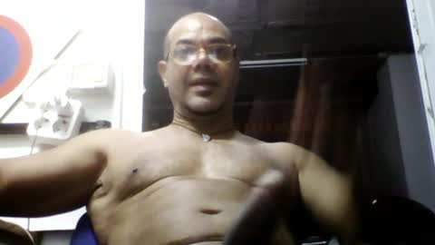 Snapshot of heistt chatting on August 7, 9:06 pm Heist Stein online show from August 7, 9:06 pm