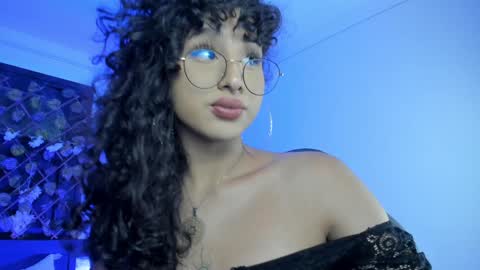 Heka Prudence online show from December 7, 3:36 am