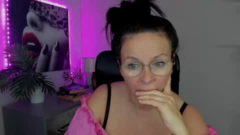 Helen online show from September 20, 6:36 am