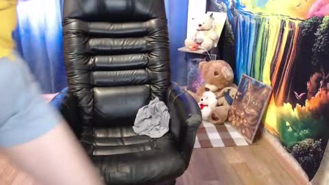Snapshot of helen_bee chatting on May 3, 9:04 am Tanya online show from May 3, 9:04 am