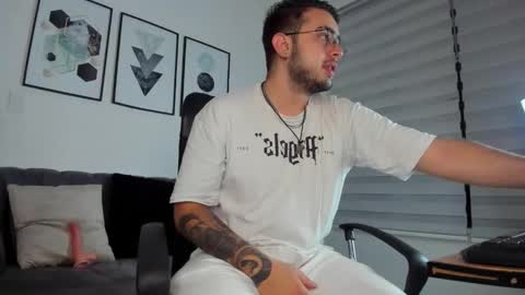 Snapshot of helen_connors chatting on March 23, 12:09 pm helen online show from March 23, 12:09 pm