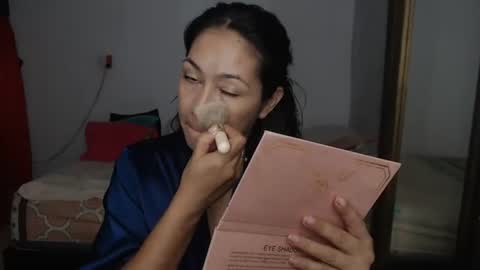 Snapshot of helen_lya chatting on August 4, 11:40 pm Helen online show from August 4, 11:40 pm