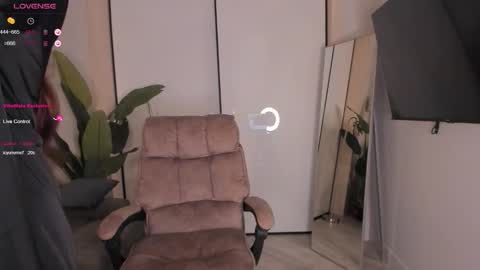 Helen online show from October 28, 3:14 pm