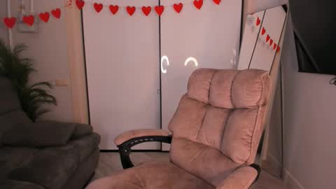 Helen online show from March 18, 3:15 pm