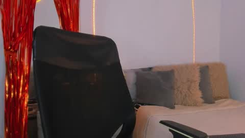 Helena Santos  online show from November 2, 11:56 am