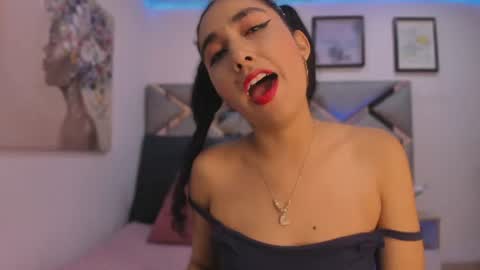 Snapshot of helena_sp chatting on July 24, 6:39 pm helena online show from July 24, 6:39 pm