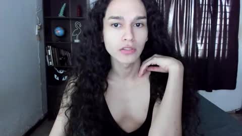 helena_spellman online show from June 9, 4:40 pm