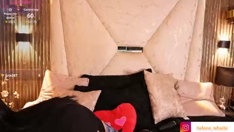 helena_whaite online show from June 25, 2:32 pm