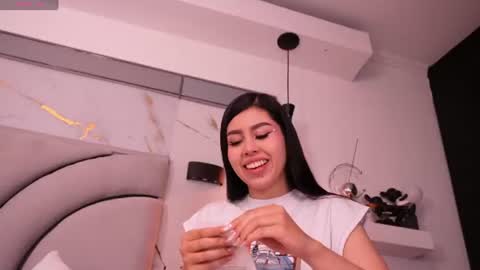 helena_whaite online show from July 21, 1:13 pm
