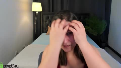 helenahoffmann online show from February 16, 4:19 am