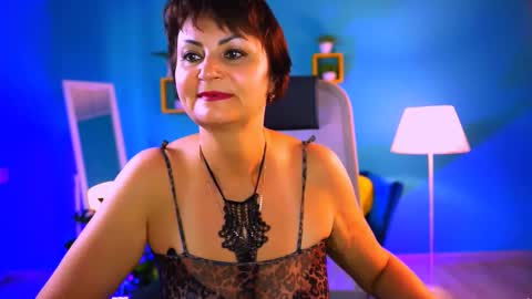 Snapshot of helenbeler chatting on October 2, 8:21 am helenbeler online show from October 2, 8:21 am