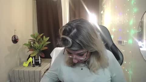 helenenigma online show from January 30, 5:09 am