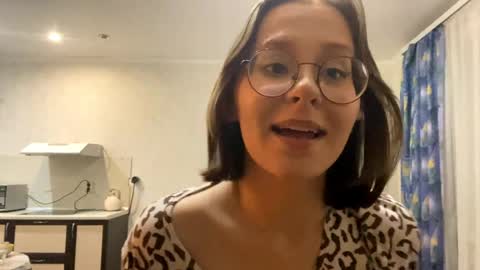 Vicky online show from April 21, 6:23 pm